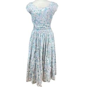 Eileen West Pastel Floral Scoop-Neck Midi Dress in Light Blue and Mint